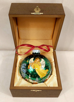 Коллекционный елочный шар с росписью Палех "Ангел" в футляре