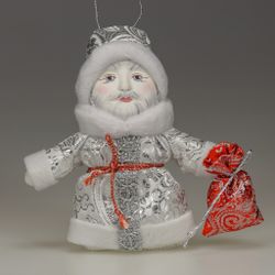 Ёлочная игрушка Дед Мороз с аксессуаром