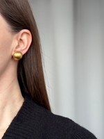 Серьги полусферы с брашировкой