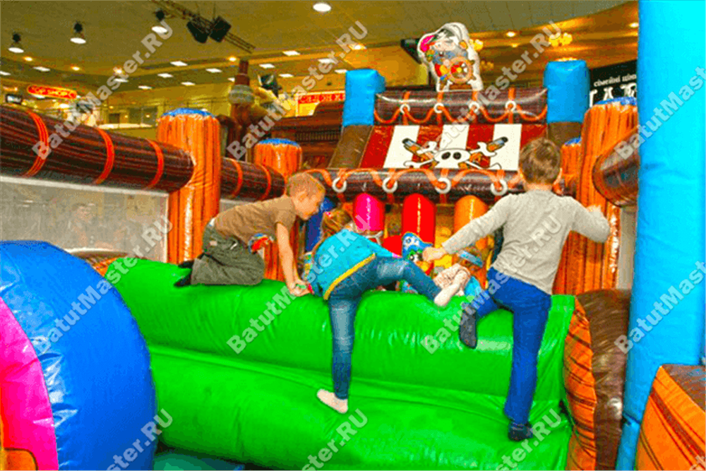 Коммерческий надувной батут "Полоса препятствий пиратская"