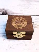 Музыкальная деревянная шкатулка-шарманка из массива СССР гравировка с мелодией Интернационал