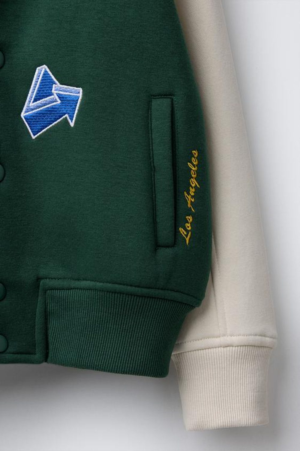 ZARA БОМБЕР В СТИЛЕ ПРЕППИ С НАШИВКАМИ, ЗЕЛЕНЫЙ