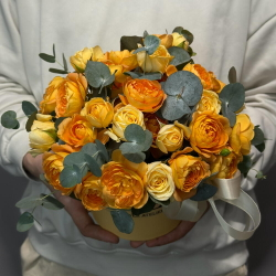 «Заводной апельсин» Цветы в коробке с пионовидной кустовой розой Джуси баблс