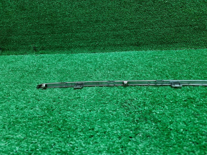 Молдинг переднего бампера Hyundai Genesis 2 13-16