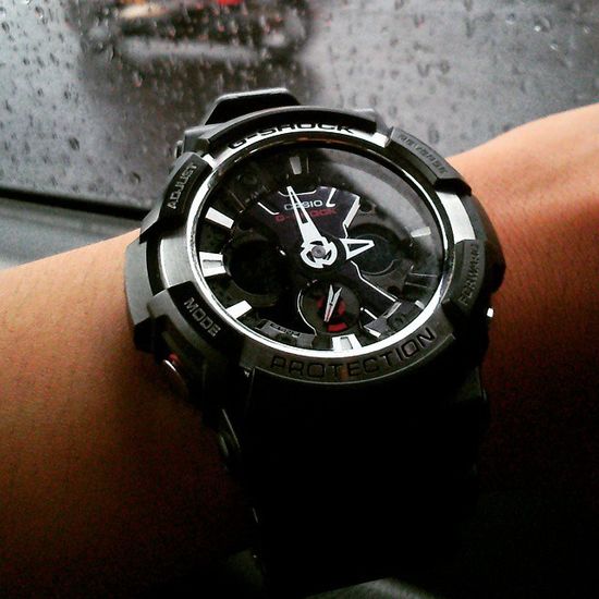 Наручные часы Casio G-Shock GA-200-1AER