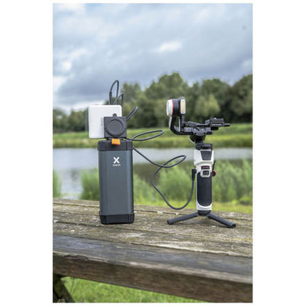 Xtorm XR210 Xtreme портативное зарядное устройство емкостью 25 600 мАч с розеткой мощностью 100 Вт