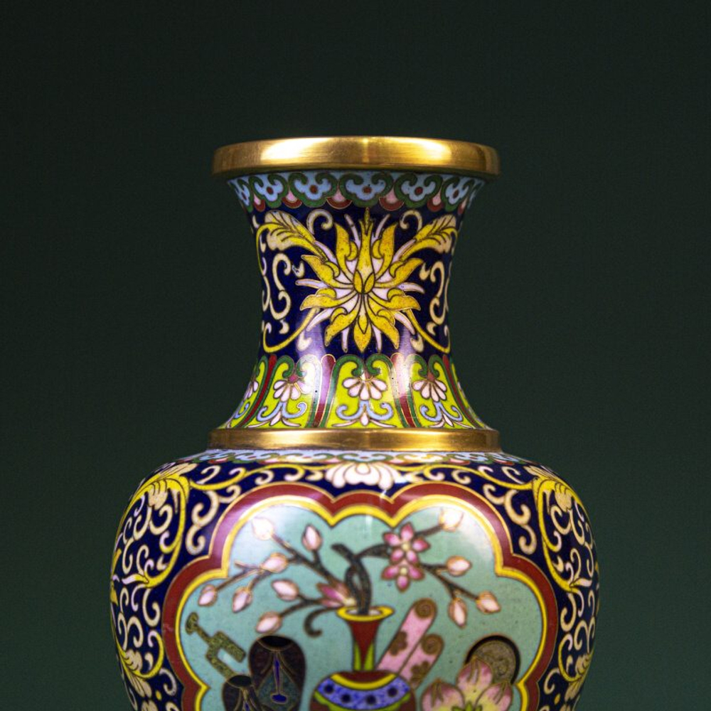 Ваза «Магнолия и лотос»