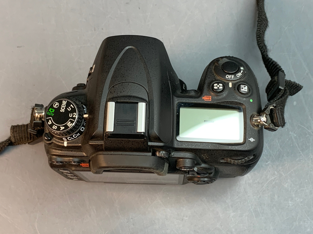 Nikon D7000 kit 18-55mm 3.5-5.6G VR 2.100 кадров