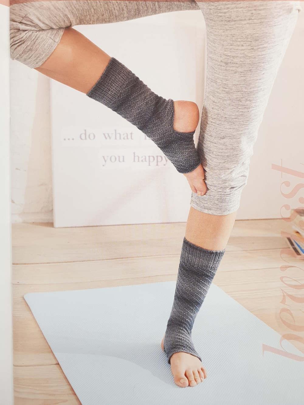 Журнал Regia "Magazine 001 - Socks moments"на немецком языке, с русским переводом (вкладыш)