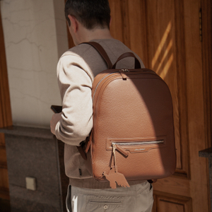 Брелок Aigle из кожи теленка, цвета карамель