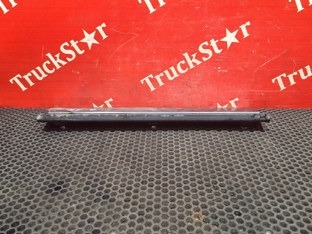 Кронштейн крыла переднего