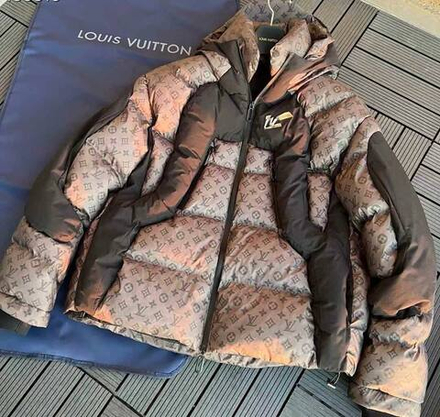 Пуховик Louis Vuitton
