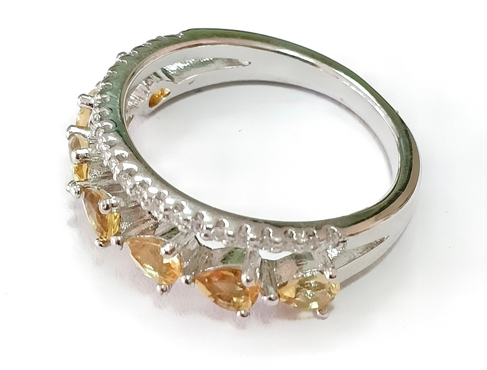 Ювелирное кольцо из серебра с цитрином и фианитами