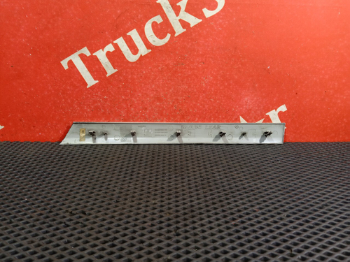 Накладка двери левая