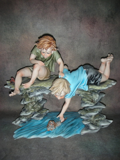 Статуэтка. Фарфор. Два друга и спасённая жизнь. Capodimonte. Италия
