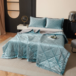 Велюровое покрывало в клетку с наволочками OVL040