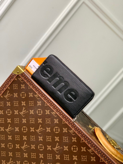 Louis Vuitton Zippy Wallet