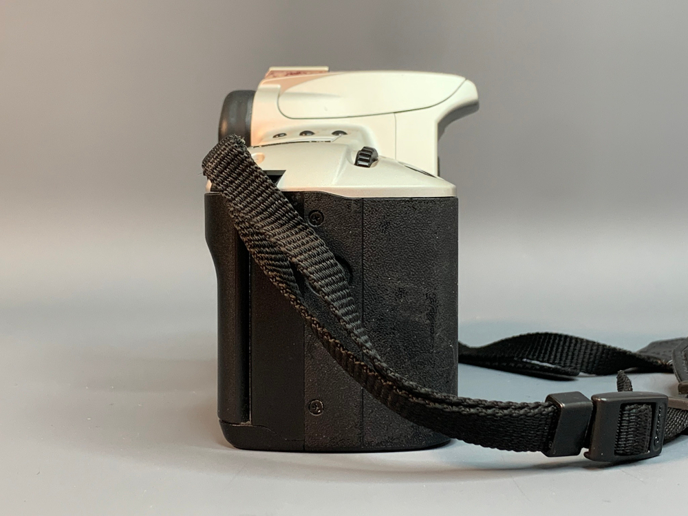 Canon EOS 300 Kit 28-90mm f 4-5.6