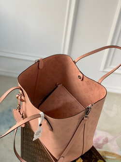 Louis Vuitton Blossom MM