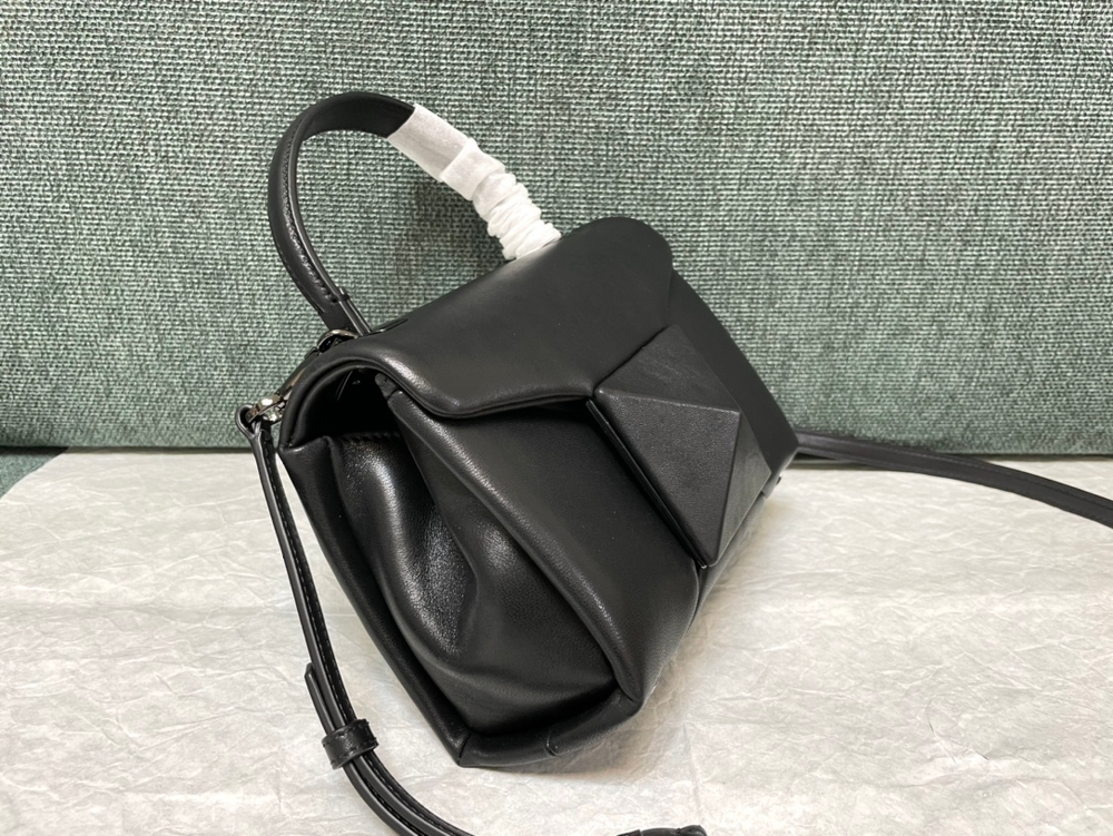 Valentino Mini One Stud Bag 20 cm
