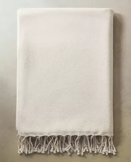 ZARA HOME ПЛЯЖНОЕ ПОЛОТЕНЦЕ ИЗ ХЛОПКА С БАХРОМОЙ, ЭКРЮ