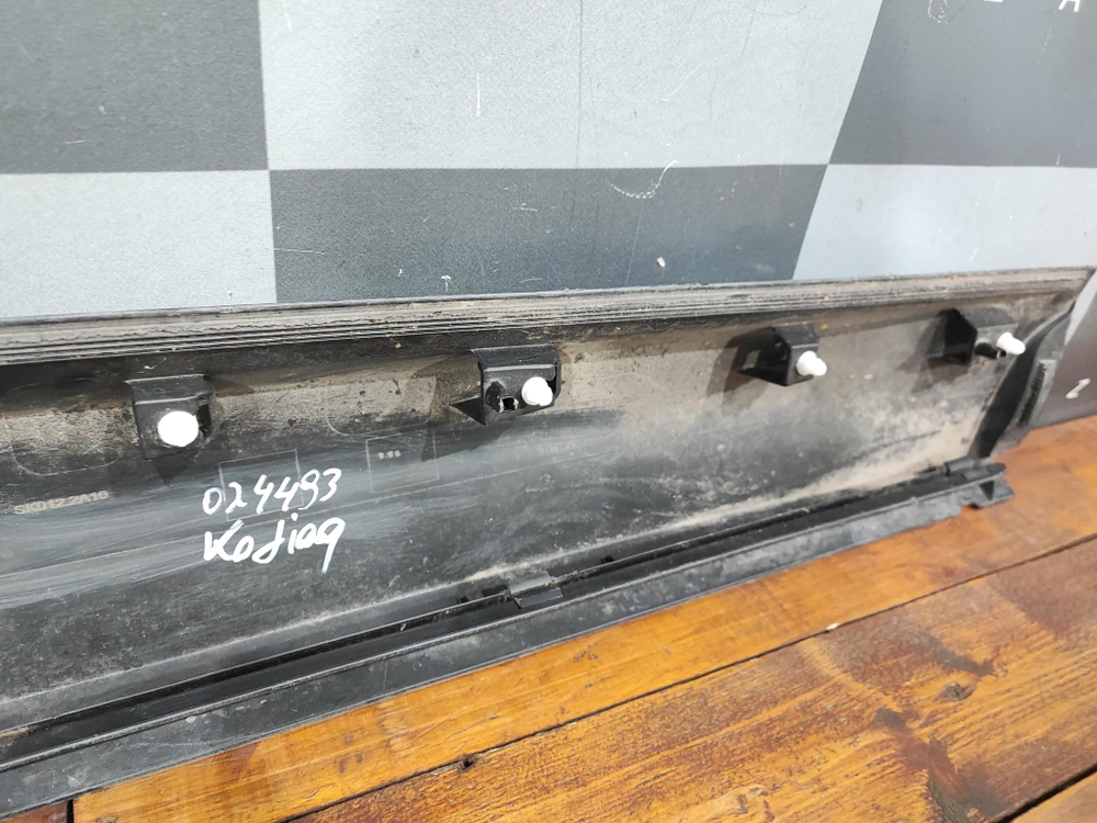 Накладка двери передней левой Skoda Kodiaq 16-22 Б/У Оригинал 565854939