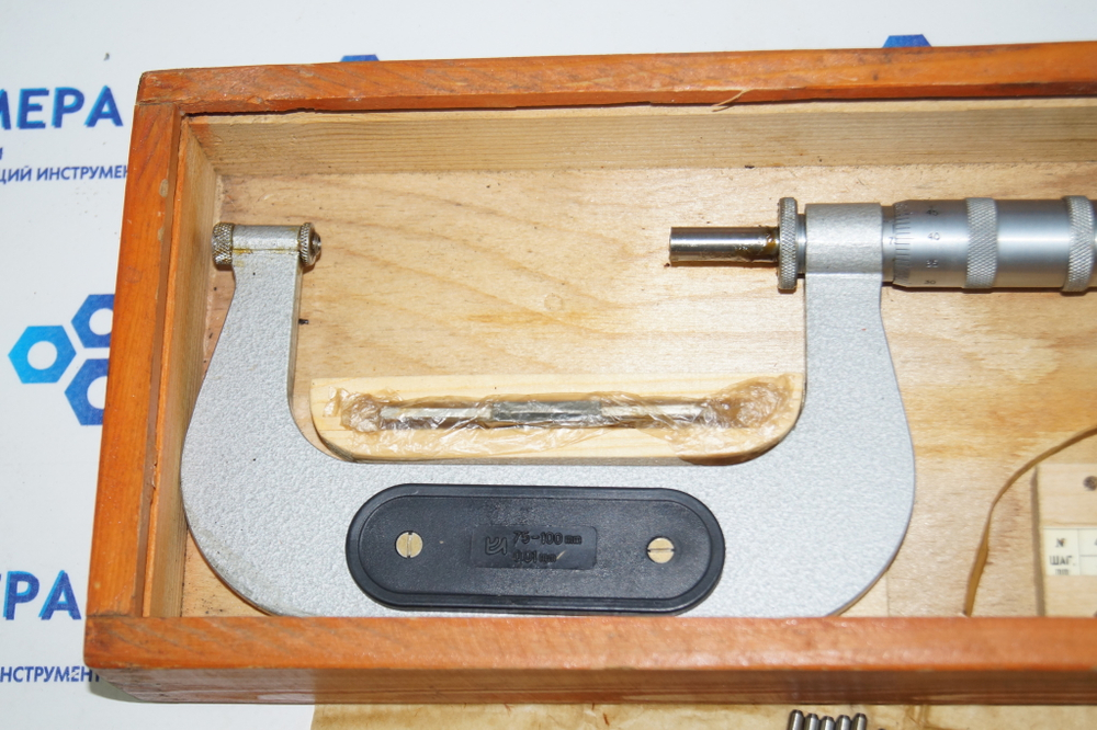 Микрометр резьбовой МВМ- 100 (75-100мм.) Ц/д 0,01мм. ГОСТ 4380-86 (6 пар вставок)