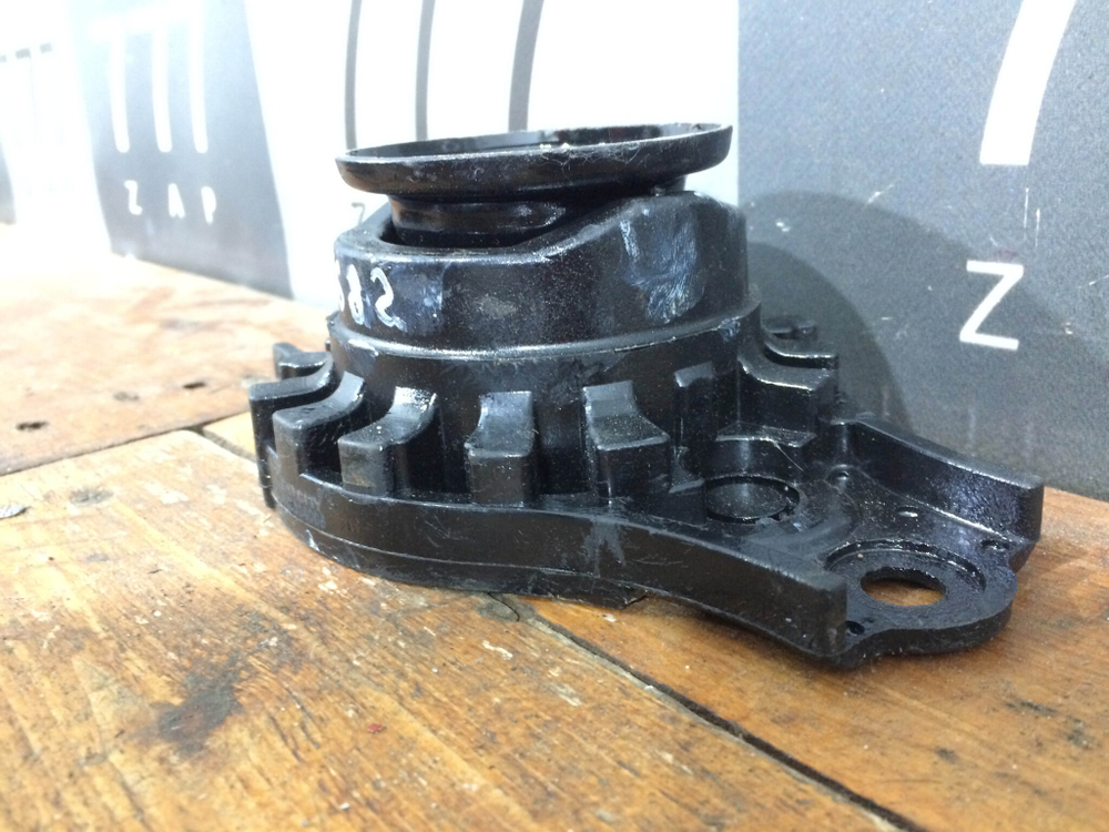 Опора амортизатора Nissan Primera (P11) Новая ASMNI1021