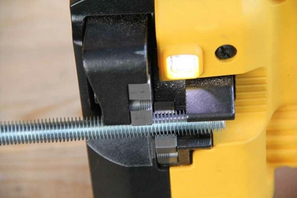 Болторез аккумуляторный DeWALT DCS 350 N Без АКБ и ЗУ DCS350N-XJ