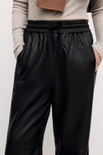 Trousers with elastic band black color