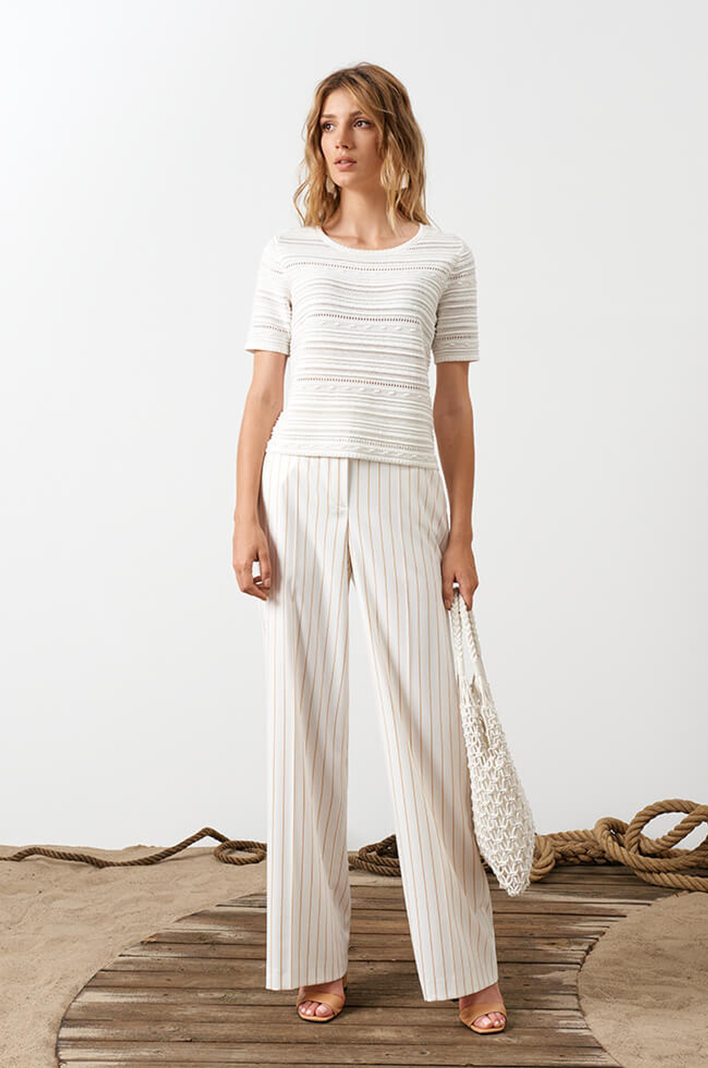 23053 Джемпер женский (молочный)