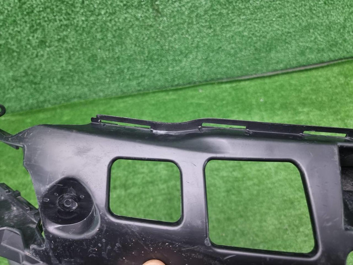 Кронштейн переднего бампера RH BMW 5er G30 (20-23)