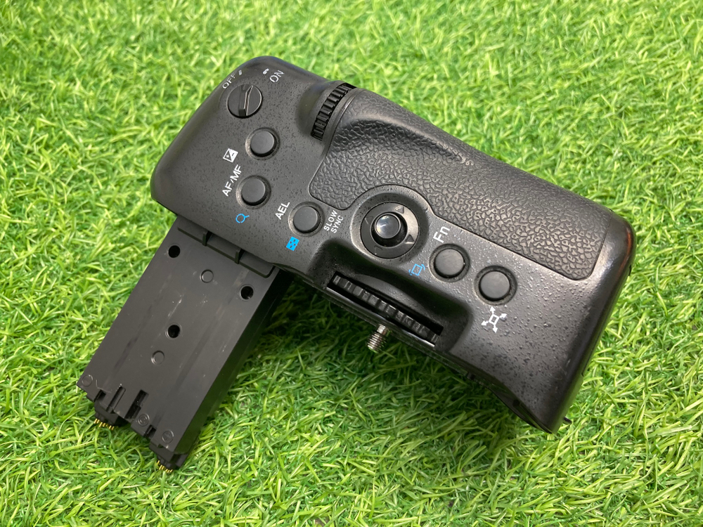 Vertical Battery Grip For Sony A77