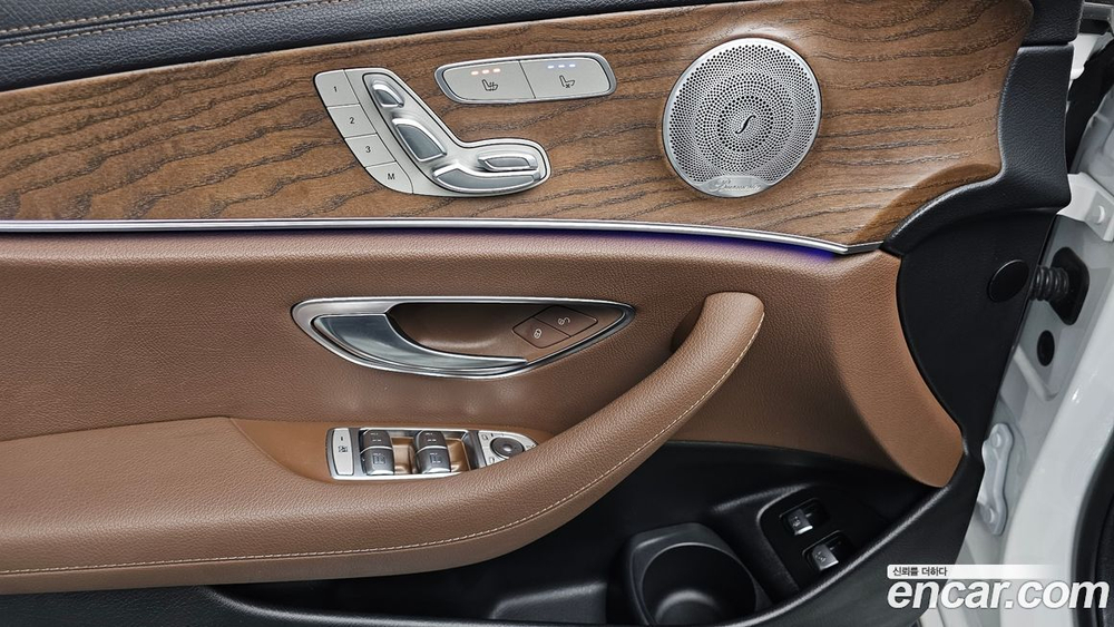 Mercedes-Benz E-Class W213 E300e 4MATIC Exclusive (02.2021)