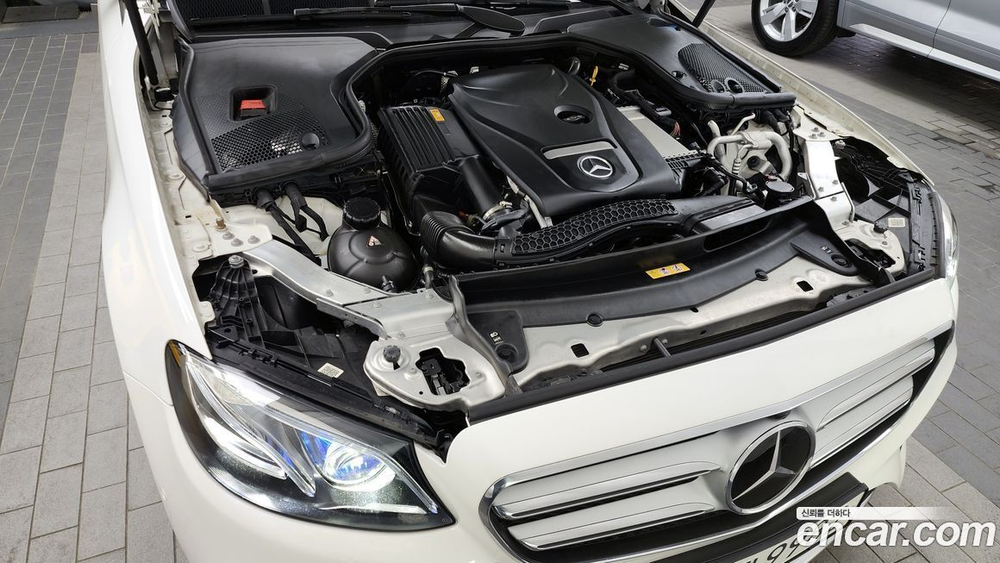 Mercedes-Benz E-Class W213 E300 4MATIC AMG Line (12.2019)