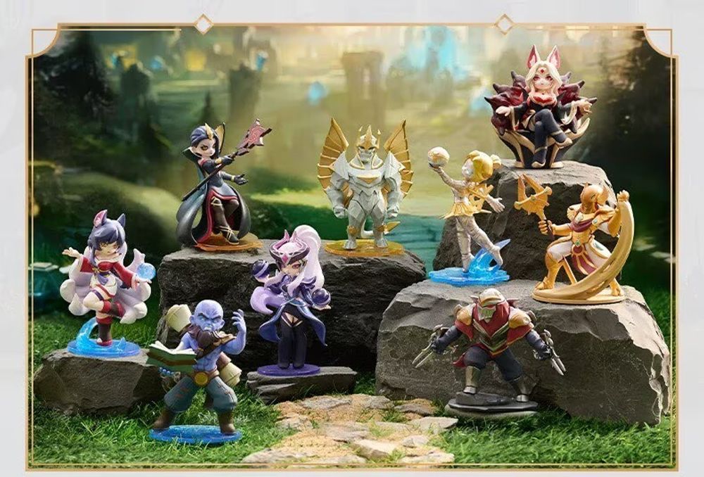 Рандомная фигурка Blind Box Pop Mart League of Legends Midlane Icons Series Figurines