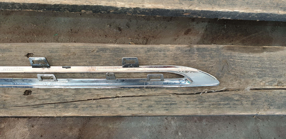 Молдинг решетки радиатора Mercedes GLC (X253) 15-19 Б/У Оригинал A2538880385