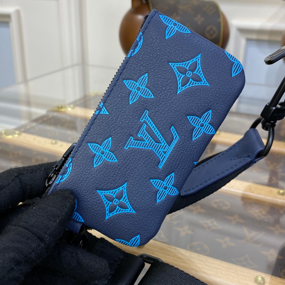 Louis Vuitton Trio Messenger