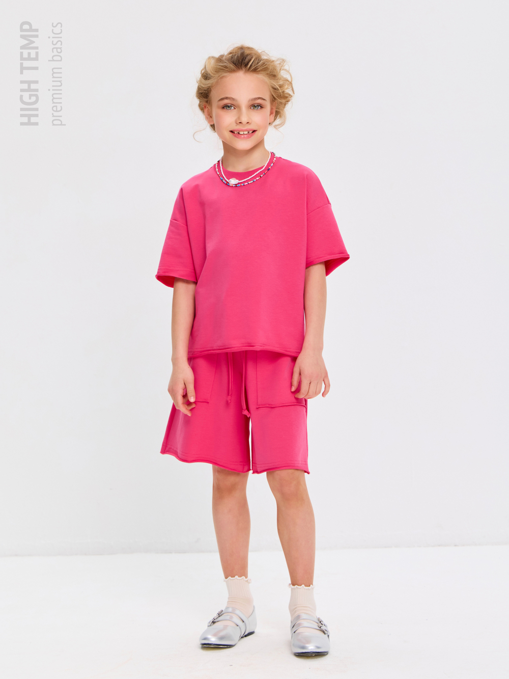 Костюм оверсайз с футболкой и шортами