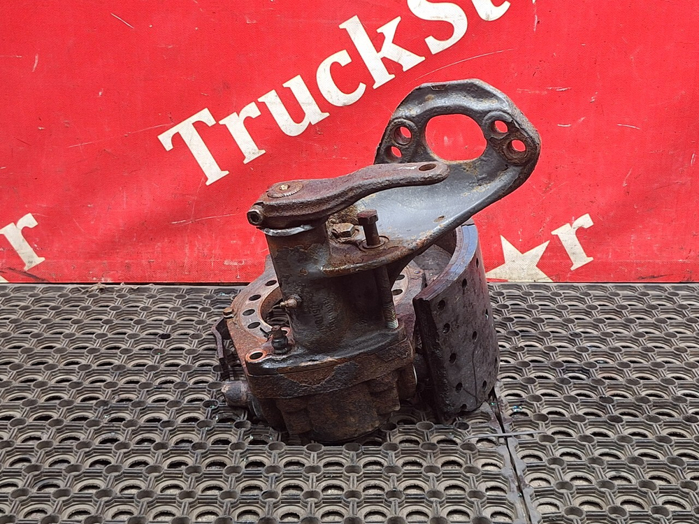 Тормозной механизм передний левый