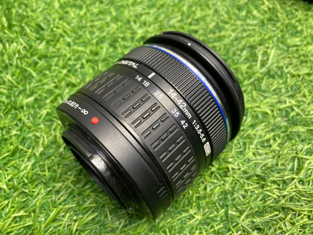 Olympus E-420 Kit 14-42 3.5-5.6 ED