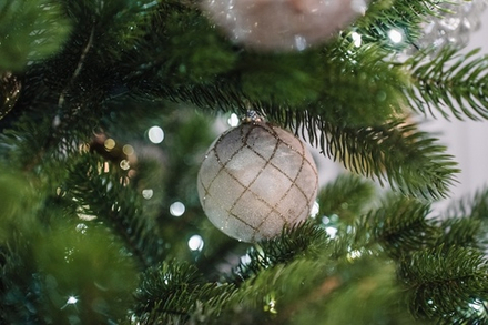 Новогодняя ель «Эстетика в деталях»