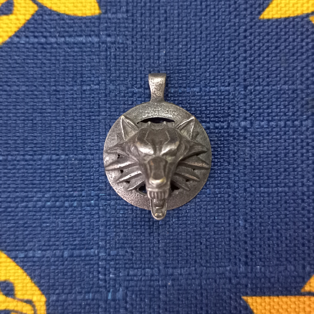 Подвеска. Медальон школы Волка. Ведьмак