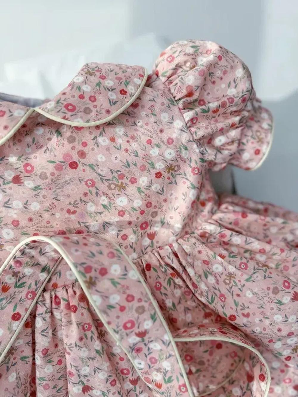 Шарлотта Пастельно-розовое