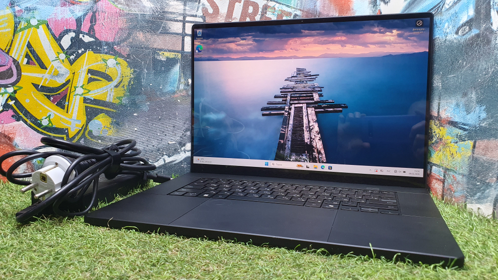 Ноутбук ASUS Ryzen AI 9/64Gb/RTX 5070 8Gb/3K/120Hz/ProArt P16 H7606WP/Windows 11