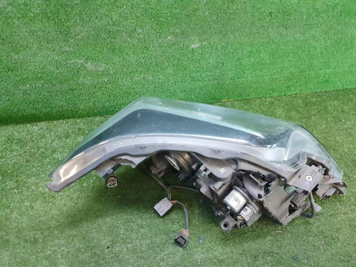 Битая Фара левая Toyota Land Cruiser Prado 150 (2013-2017) LED