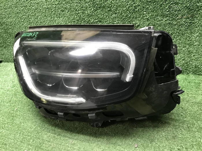 Фара правая Mercedes GLC X253 (19-22) LED