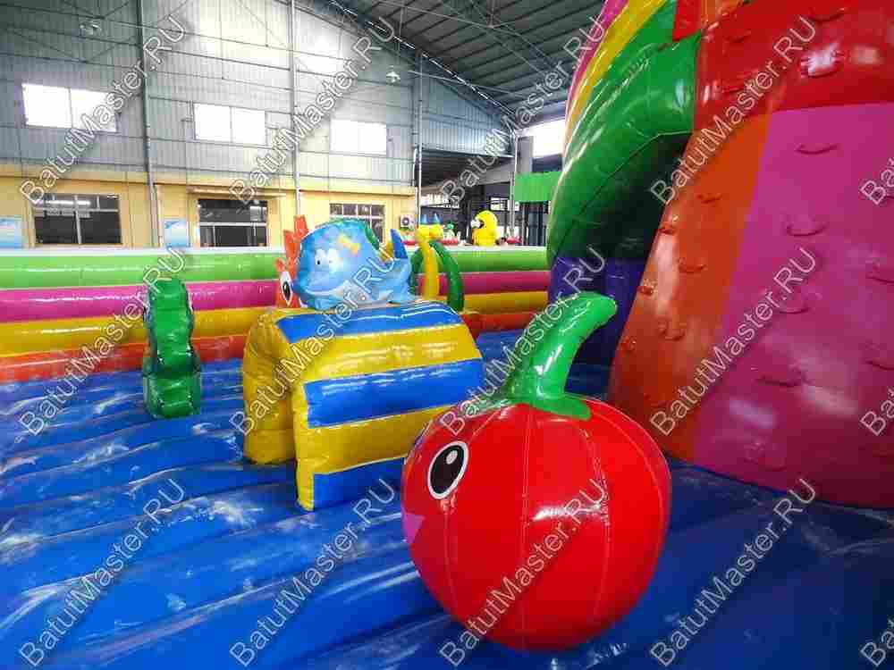 Коммерческий надувной батут "Звериный фестиваль" 19*10*8,5 м