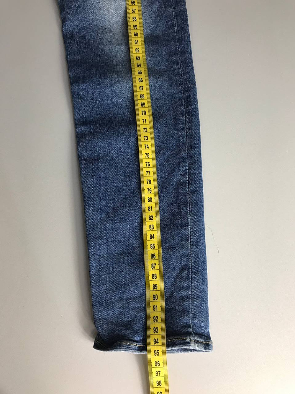 Джинсы комфортной посадки, визуально на 46 размер