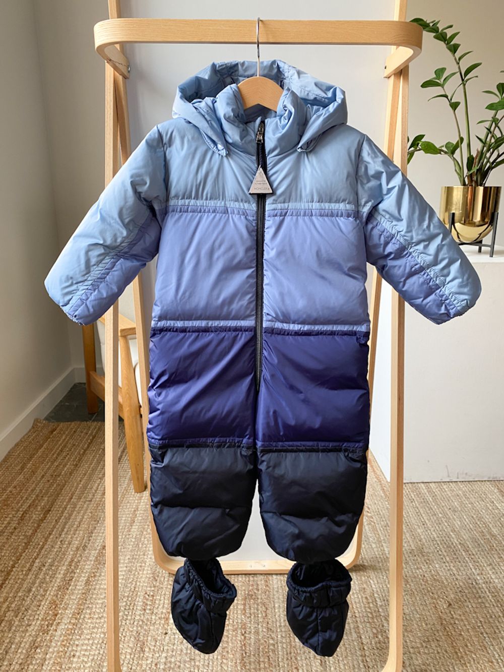 Новый пуховой комбинезон Moncler, 86